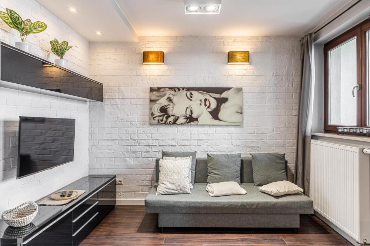 Spacious Studio Ac View Pokorna 2 Parking Varsovia Exterior foto